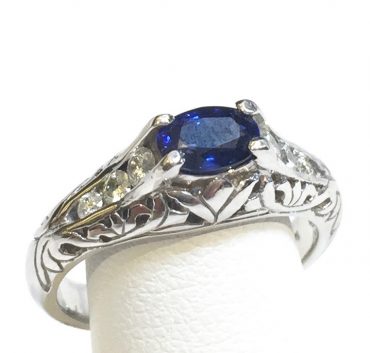Diamond, Sapphire and Gold Ring R1070