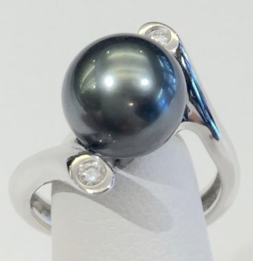 Diamond, Tahitian Pearl and Gold Ring R1098