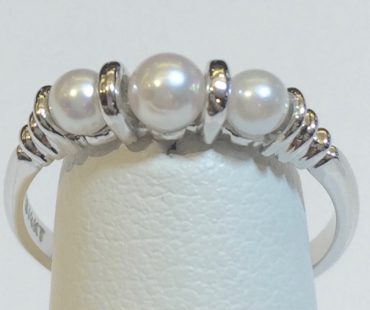 Fresh Water Pearl and Gold Ring R1099