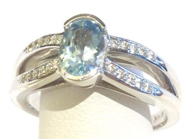 Diamond, Aquamarine and Gold Ring R1129